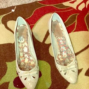 Cute, professional, feminine, breathable heels